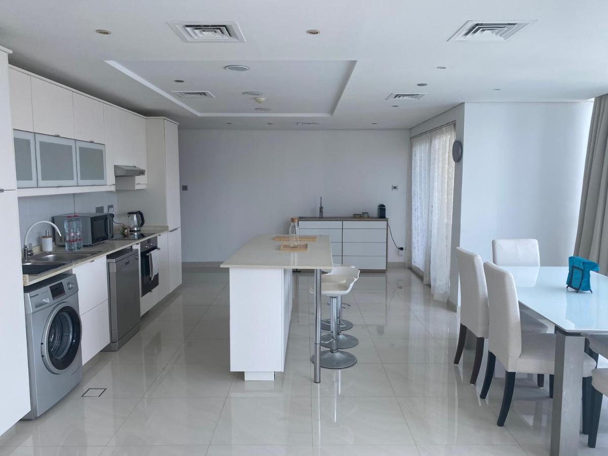 One Bedroom Apartment With Pool & Gym Near Marina ดูไบ ภายนอก รูปภาพ