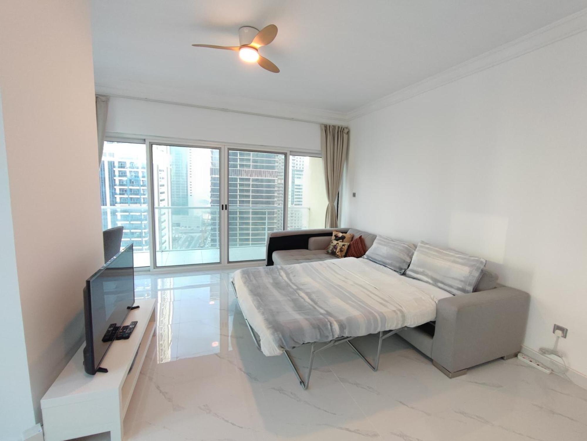 One Bedroom Apartment With Pool & Gym Near Marina ดูไบ ภายนอก รูปภาพ