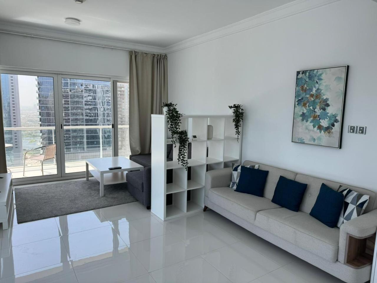 One Bedroom Apartment With Pool & Gym Near Marina ดูไบ ภายนอก รูปภาพ